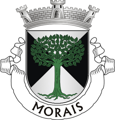 Escudo franchado de prata e negro, com uma amoreira arrancada de verde. Coroa mural de três torres de prata. Listel branco, com a legenda a negro: "MORAIS". 